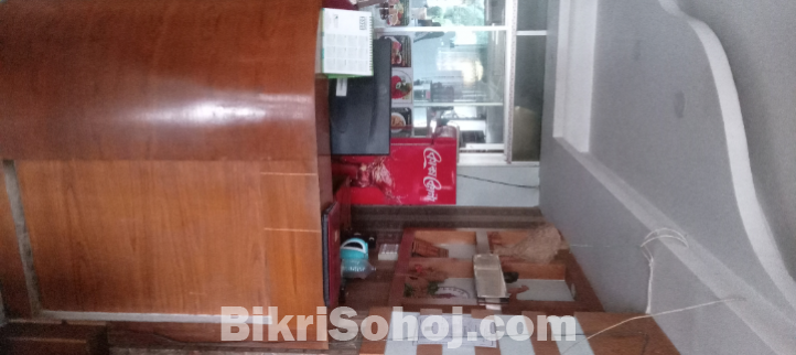 অফিস, দোকান,শোরুম বা রেস্টুরেন্টের জন্য ভাড়া দেওয়া হবে।